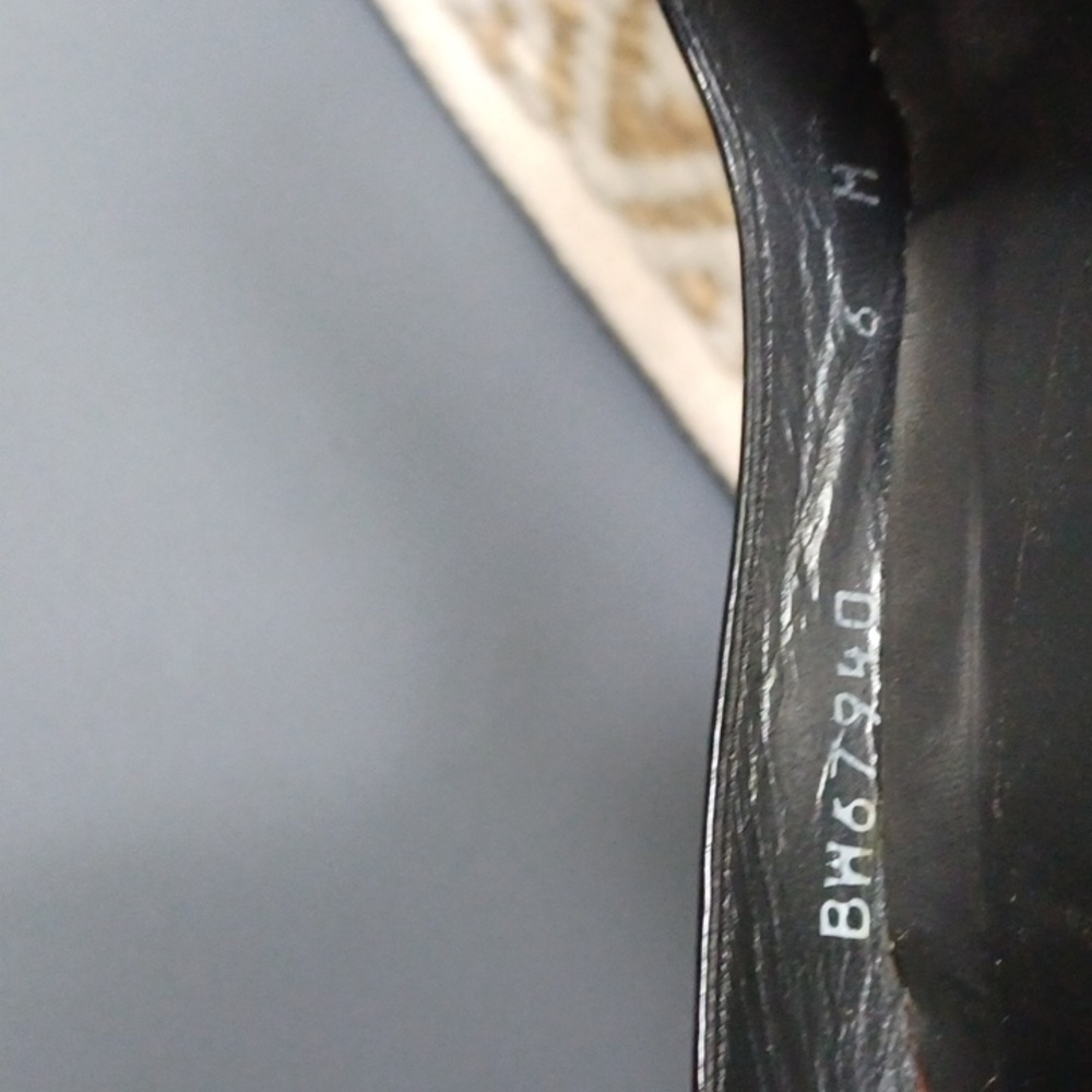 Stuart Weitzman Patent Leather Pumps - Picture 15 of 16